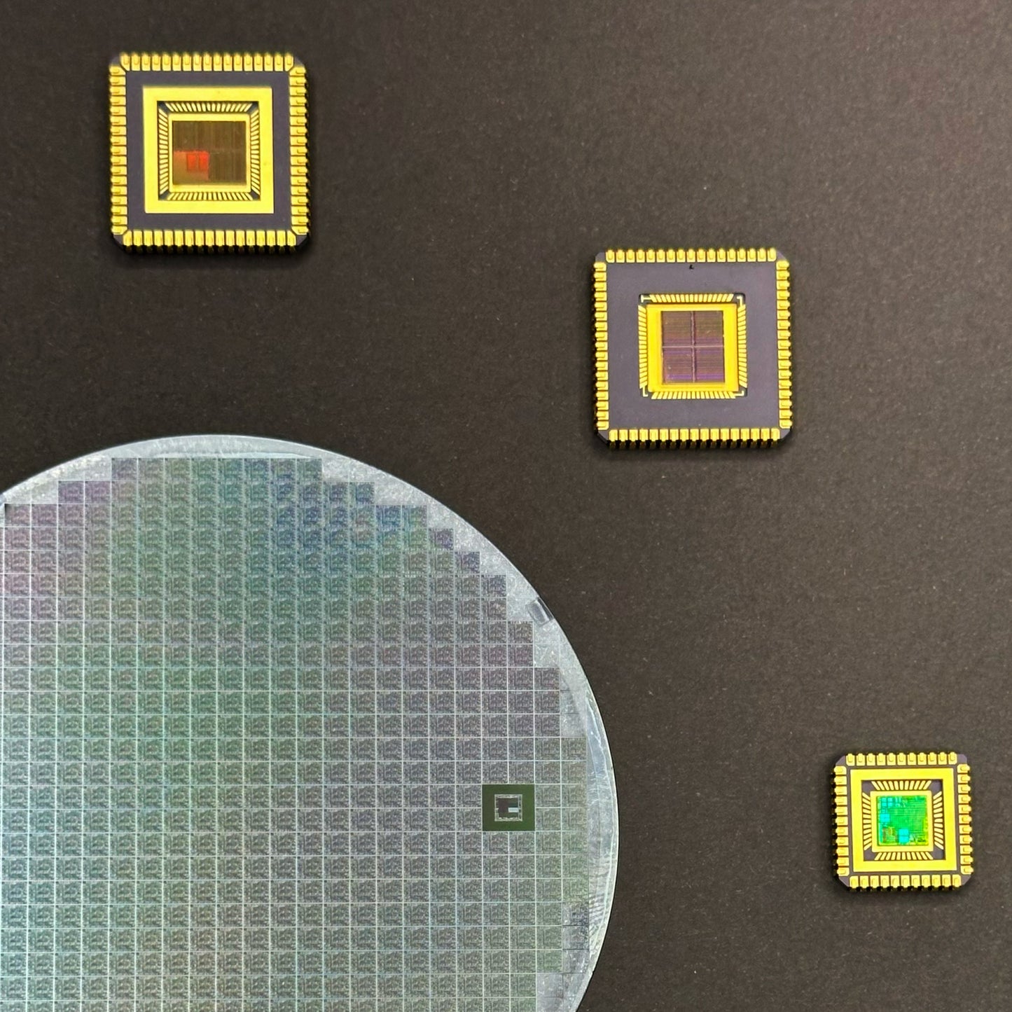 100mm (4 Inch) Silicon Wafer - Master Collection Framed Silicon Wafer with Packaging (SN# P24-00006-A)