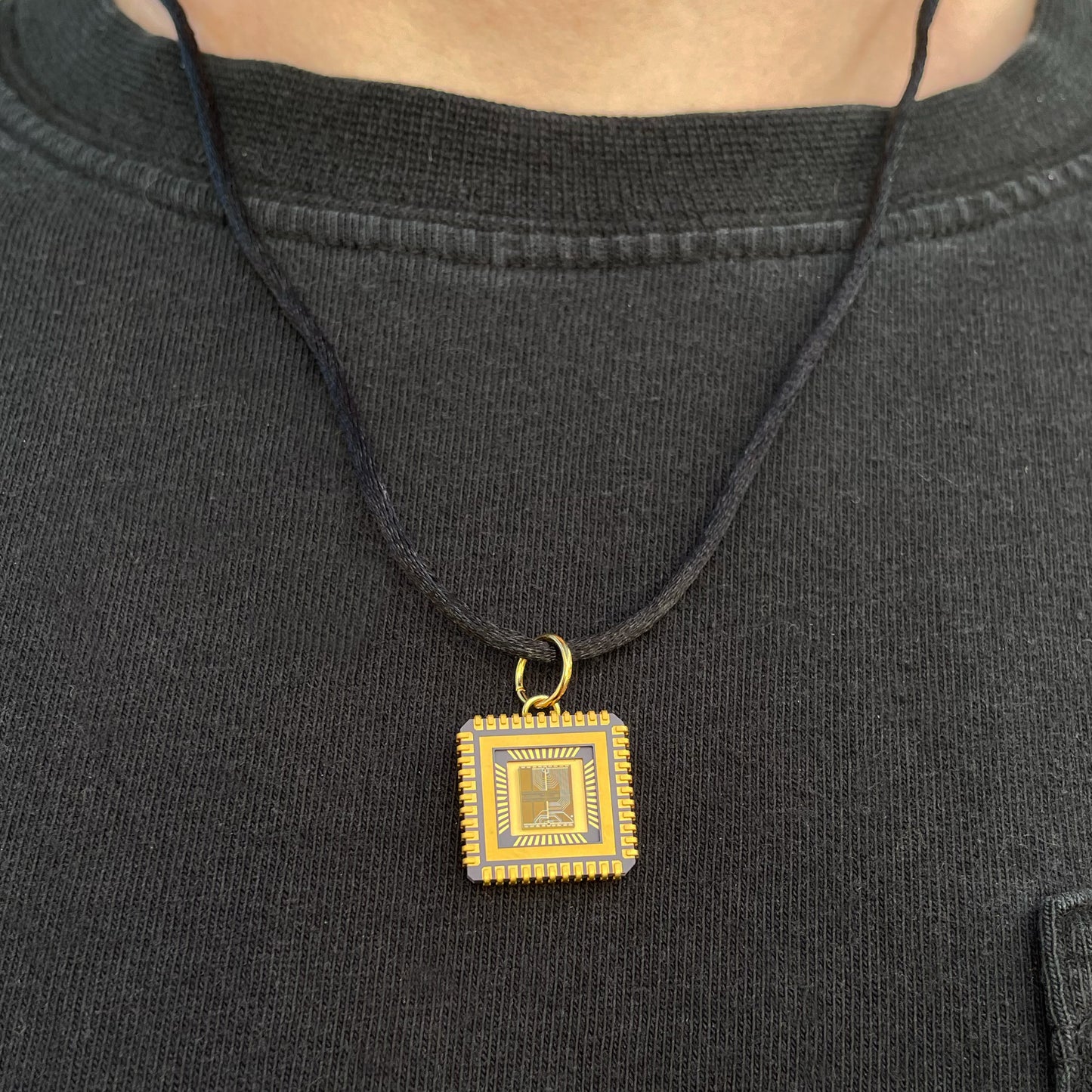 Gold Square Pendant Necklace (Small 17mm)