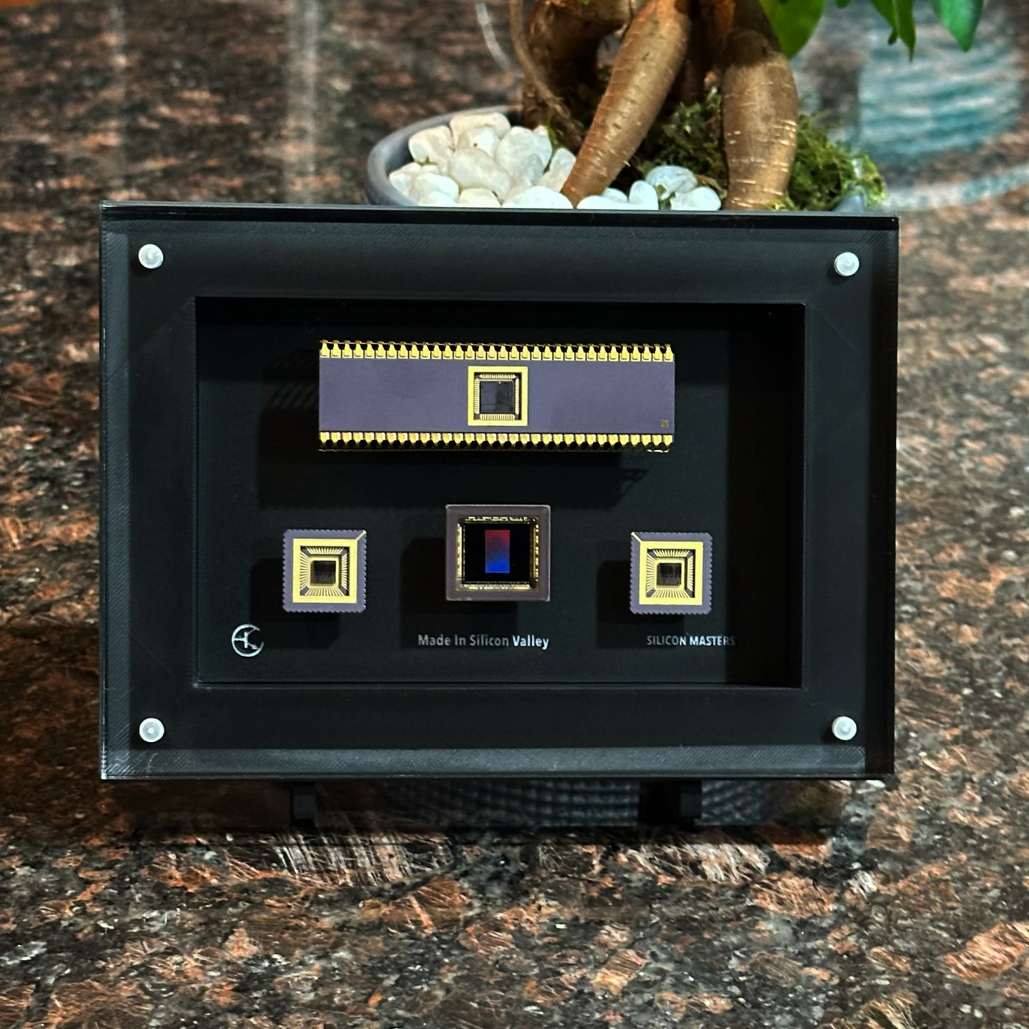 Unique IC chip and package - Desk Collection