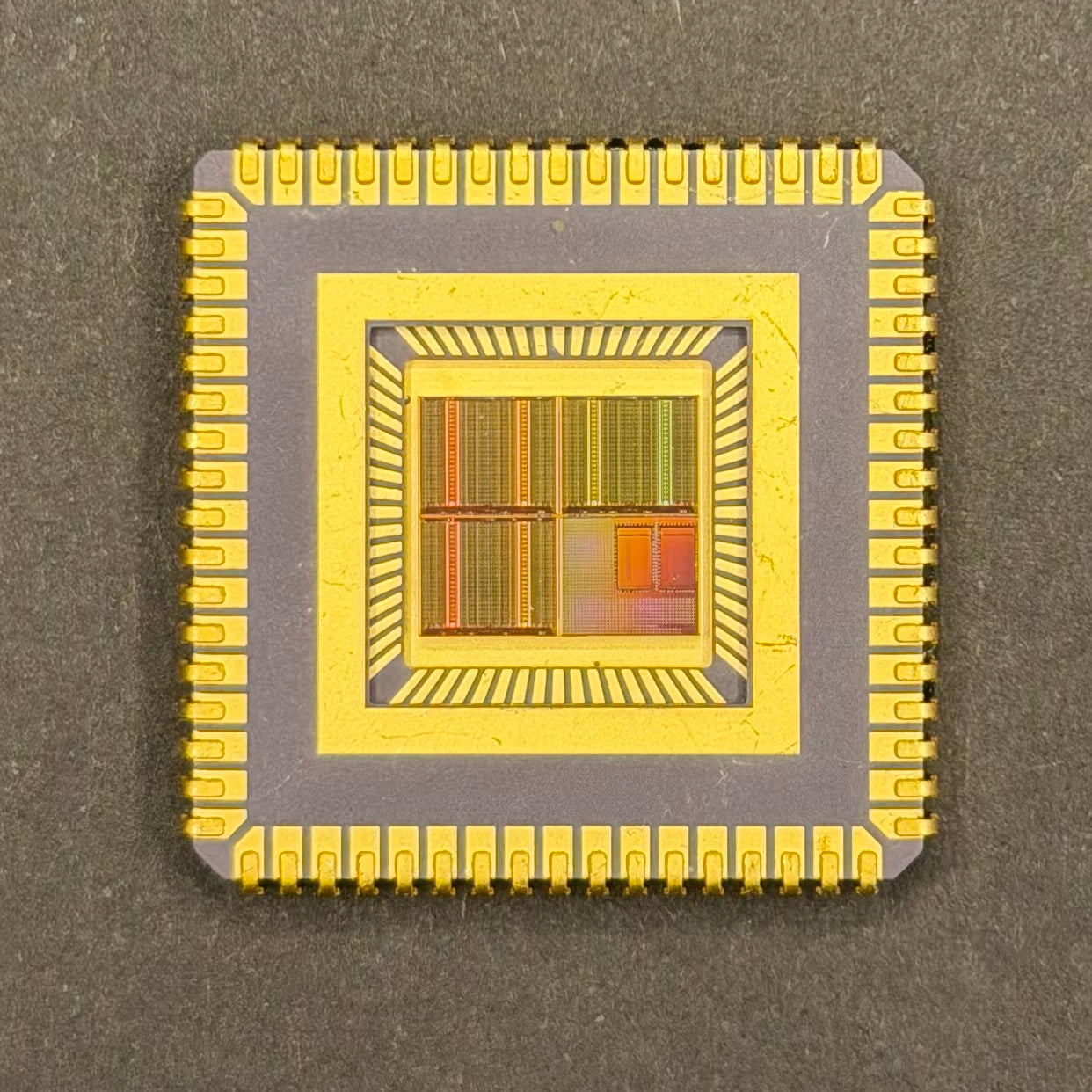 Framed Silicon Wafer: 100mm Master Collection with Gold-Plated Chip packages